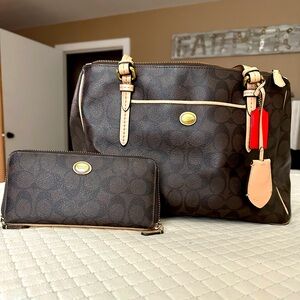 Coach purse with wallet